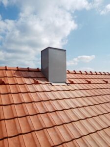 Holečkova 16, oplechování komín 1