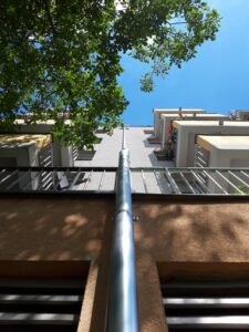 Kurta Konráda 19, svody