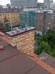 Nad Jezerkou 1075_13, Praha - oplechování komínových hlavic