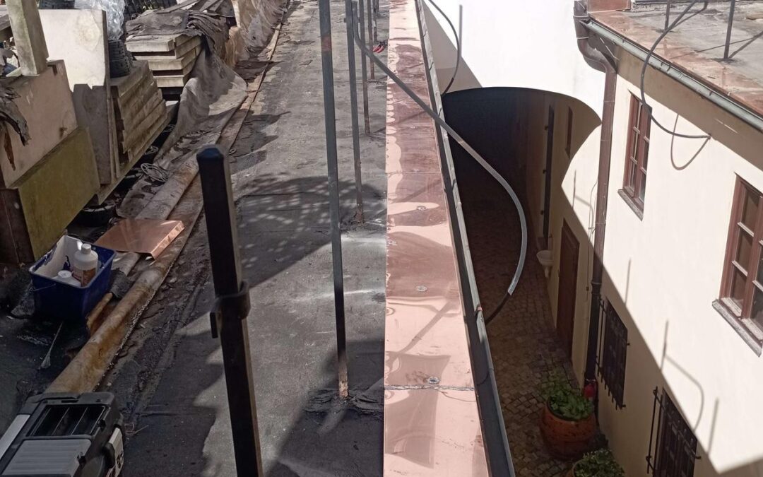 Mostecká 276_17, Praha - žlab a jiné klempířské práce u terasy