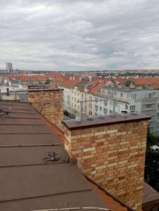 Nad Jezerkou 1075_13, Praha - oplechování komínových hlavic