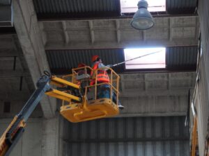 Ve Žlíbku 2196, čištění světlíků