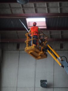 Ve Žlíbku 2196, čištění světlíků